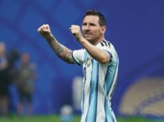 ajudar e ter como objetivo continuar escrevendo a história