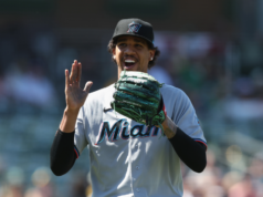 Eury Pérez retirou-se do jogo perfeito após sete entradas contra o Atletismo, o bullpen do Marlins perde imediatamente