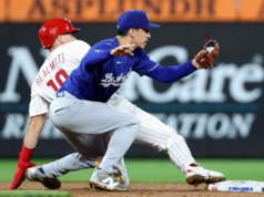 JT Realmuto admite ‘falta de julgamento’ em erro de jogo duplo descuidado na derrota de Phillies para Dodgers