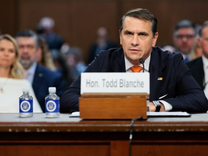 Lealdade de Todd Blanche a Trump questionada em julgamento de confirmação no Senado | Notícias de Donald Trump