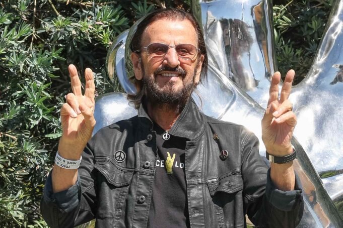 Ringo Starr recebe doutorado honorário no 86º aniversário: ‘Siga seus sonhos’
