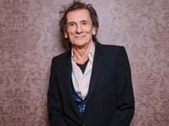 Ronnie Wood diz que os Rolling Stones eram como ‘alunos travessos’ quando se reuniram em estúdio após um tempo separados