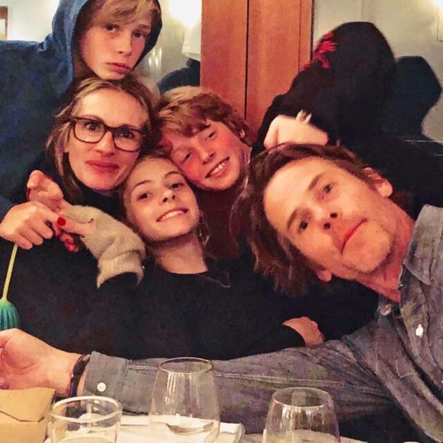 rs_1200x1200-210715174048-1200.julia-roberts-danny-moder-IG-4.ct_.jpg