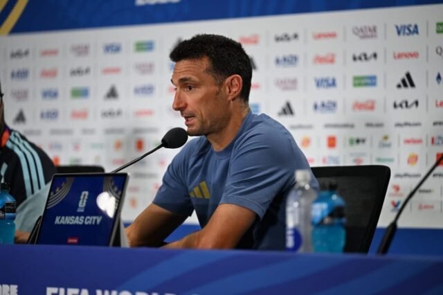 scaloni-conferencia.jpg