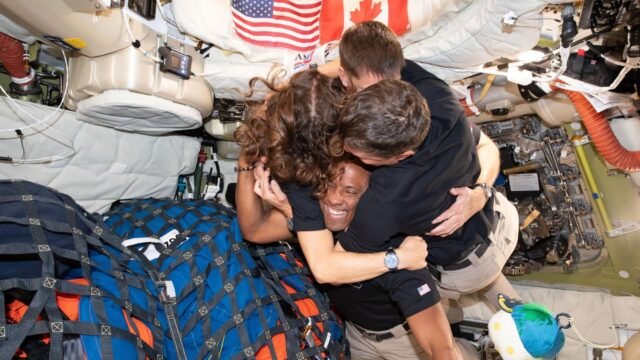 sfRzeAtz3vcje3Xvua9NY6-2000-80.jpg