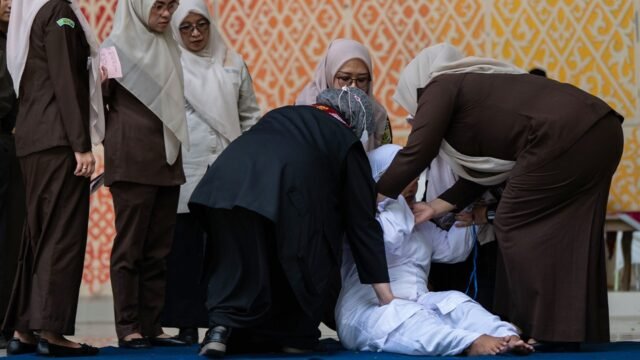 sharia-indonesia-caning.jpg