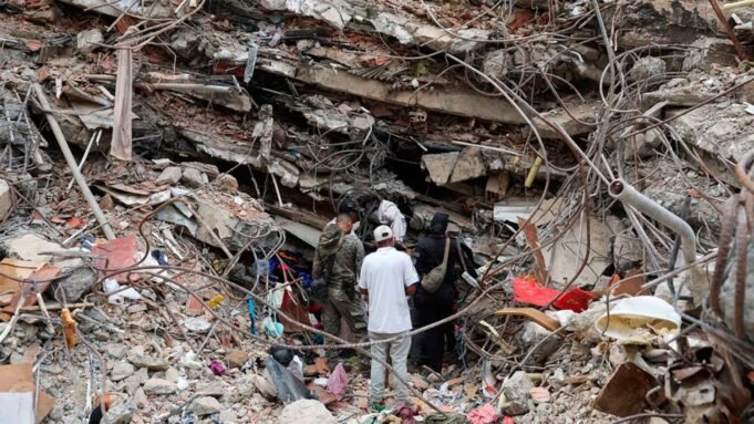 Os terremotos na Venezuela deixaram até agora 4.490 mortos e quase 18 mil desabrigados. Os terremotos na Venezuela deixaram até agora 4.490 mortos e quase 18 mil desabrigados.