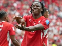 Johan Manzambi: Aston Villa contrata alvo do Newcastle de Freiburg em contrato recorde do clube no valor de £ 59,5 milhões | Notícias de futebol