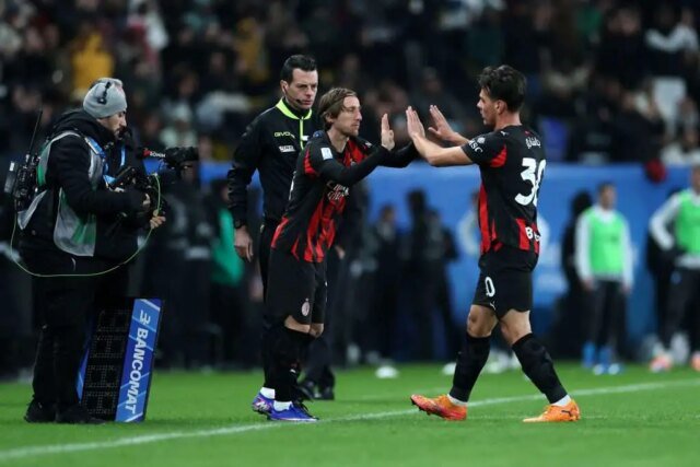 ssc-napoli-v-ac-milan-supercoppa-italiana-semifinal-1024x683.jpg