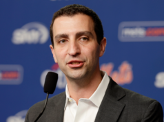 O executivo do Mets, David Stearns, recebe voto de confiança do proprietário Steve Cohen, apesar das falhas da equipe em 2026