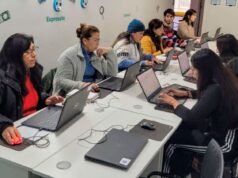 A inscrição para participar do workshop de formação em informática para adultos é gratuita