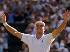 O curinga britânico continua a saga e enfrenta Zverev nas semifinais. Muchova derrotou Gauff.
