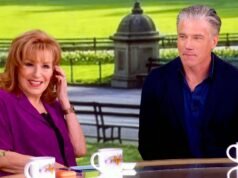 Joy Behar de ‘The View’ admite que fez uma piada sexual sobre o sobrenome de Anson Mount nos bastidores e depois o beijou no ar, e o ator reage