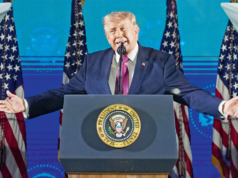 O Dia da Independência dos EUA se torna político enquanto Donald Trump alerta contra o comunismo