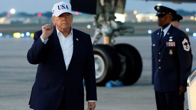 A desesperada família Castro oferece a ILHA privada de Trump como ‘super resort’ enquanto o presidente ameaça decapitar o regime cubano A desesperada família Castro oferece a ILHA privada de Trump como ‘super resort’ enquanto o presidente ameaça decapitar o regime cubano
