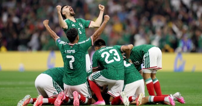 A Inglaterra enfrenta o México em um campo hostil com a glória da Copa do Mundo em jogo A Inglaterra enfrenta o México em um campo hostil com a glória da Copa do Mundo em jogo