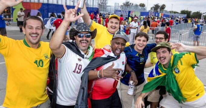 Os fãs da Copa do Mundo se reúnem em In-N-Out, Erewhon, para experimentar a Califórnia Os fãs da Copa do Mundo se reúnem em In-N-Out, Erewhon, para experimentar a Califórnia