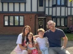 Um casal na Inglaterra está sorteando sua casa para viajar pelo mundo com seus filhos