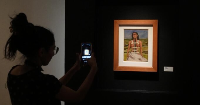 Mantenha Frida no México! Muitos se opuseram à transferência da exposição em tendas para a Espanha Mantenha Frida no México! Muitos se opuseram à transferência da exposição em tendas para a Espanha