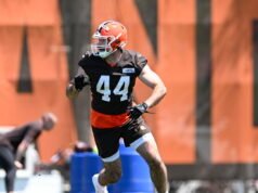 Patriots contratam o calouro TE Mitch Van Vooren