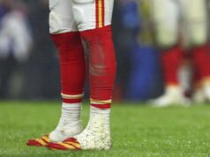Haverá grama no novo estádio dos Chiefs? Nenhuma decisão foi tomada.