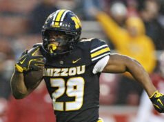 Missouri RB Ahmad Hardy se recuperou clinicamente do ferimento à bala, mas seu retorno ainda não foi anunciado
