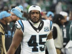 Panteras contratam OLB Cam Gill após lesão de Nic Scourton