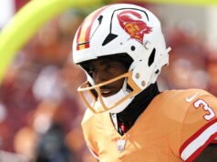 O agente livre S Jordan Whitehead tem permissão para retornar às atividades de futebol