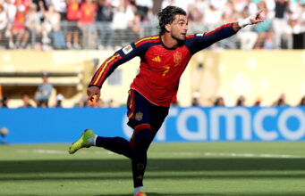 Na final da Copa do Mundo, a Espanha derrotou a Argentina por 1 a 0 na prorrogação.