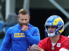 Sean McVay quer que Ty Simpson pratique na frente do espelho o que ele dirá na reunião