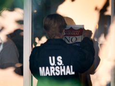 Vice-Marechal dos Estados Unidos Morto a tiros enquanto cumpria um mandado de prisão na Louisiana.