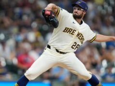Probabilidades futuras da MLB para 2026, adereços: o apaziguador dos Brewers, Aaron Ashby, pode fazer história