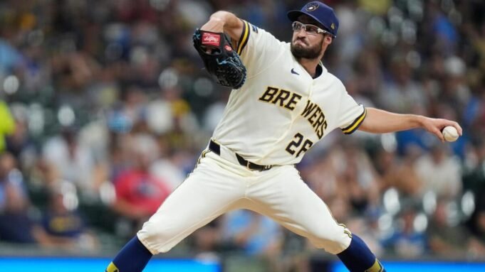 Probabilidades futuras da MLB para 2026, adereços: o apaziguador dos Brewers, Aaron Ashby, pode fazer história