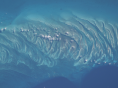 Navegue (do espaço) para as águas azul-turquesa das Bahamas em 9 de julho de 2026