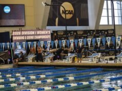 Por que a natação da NCAA descartou e restaurou consoles
