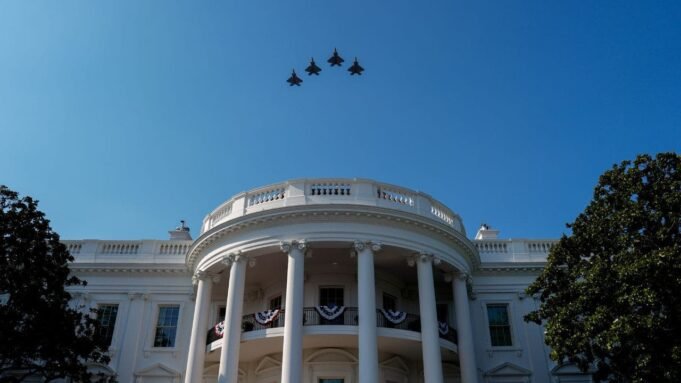 O aplicativo Flyover Fourth of July segue Blue Angels, Air Force One ao vivo