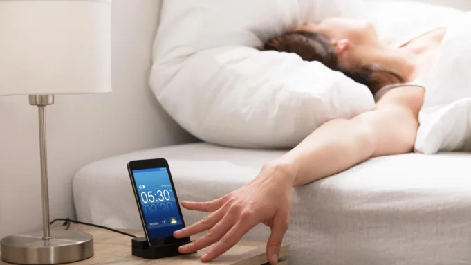 Perder apenas 80 minutos de sono por noite pode levar ao ganho de peso Perder apenas 80 minutos de sono por noite pode levar ao ganho de peso
