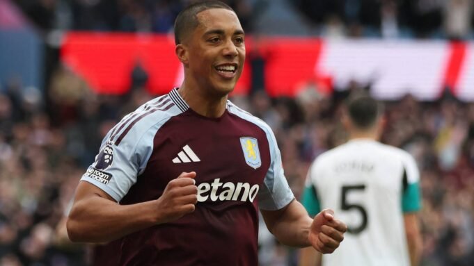 Aston Villa abriu negociações para contratar o meio-campista do Man United após a demissão de Tieleman Aston Villa abriu negociações para contratar o meio-campista do Man United após a demissão de Tieleman