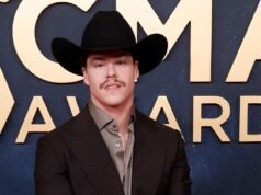 O astro country Jack John King cancelou duas semanas de shows para lamentar a morte de seu pai