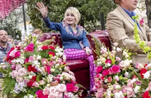 There will never be another human like Dolly Parton — or a theme park like Dollywood A giant eagle sculpture.