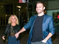 Brian Hickerson sai pela primeira vez desde a morte de Hayden Panettiere Brian Hickerson Steps Out for First Time Since Hayden Panettiere's Death