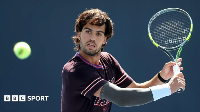 US Open 2026: Carlos Alcaraz enfrentará os adversários da primeira rodada Roman Safiulin, Novak Djokovic, Aryna Sabalenka e Arthur Ferry no sorteio de Nova York. US Open 2026: Carlos Alcaraz enfrentará os adversários da primeira rodada Roman Safiulin, Novak Djokovic, Aryna Sabalenka e Arthur Ferry no sorteio de Nova York.
