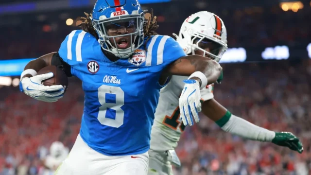 Os Browns dispensaram oficialmente De’Quan Wright, que planeja jogar futebol americano universitário Os Browns dispensaram oficialmente De’Quan Wright, que planeja jogar futebol americano universitário