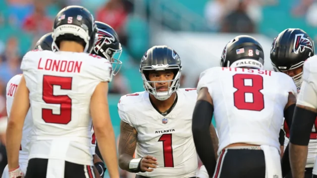 Tua Tagovailoa ao ser vaiado pela torcida dos Golfinhos: “É o que é” Tua Tagovailoa ao ser vaiado pela torcida dos Golfinhos: “É o que é”