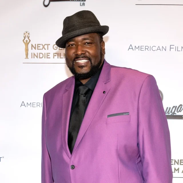 Quinton Aaron, do Blind Side, não fala com a esposa desde que se casou com outro homem após o coma Quinton Aaron, do Blind Side, não fala com a esposa desde que se casou com outro homem após o coma