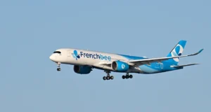 ‘Acidente trágico’ se desenrola quando viajantes e funcionários testemunham incidente mortal com jato de passageiros 'Tragic accident' unfolds as travelers, employees witness deadly passenger jet incident