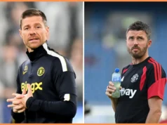Chelsea e Man United, clubes rivais iniciam negociações para o meio-campista, lutando com a explosão de Alex Scott Chelsea & Man United suffer Alex Scott blow as rival club opens talks with midfielder
