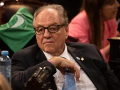 A análise de risco país de Carlos Heller e o “terror” semeado pelo governo em 2025 El análisis de Carlos Heller sobre el riesgo país y el «pánico» sembrado por el Gobierno en 2025