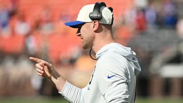 Joe Brady: A ausência de Ed Oliver tem a ver com lesão. Não foi sua tragédia pessoal. Joe Brady: A ausência de Ed Oliver tem a ver com lesão. Não foi sua tragédia pessoal.