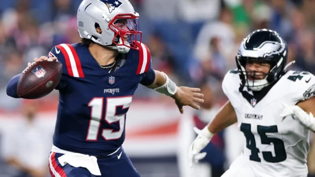 O novato do Patriots, QB Behren Morton, substituiu o apostador e lançou o TD vencedor do jogo. O novato do Patriots, QB Behren Morton, substituiu o apostador e lançou o TD vencedor do jogo.